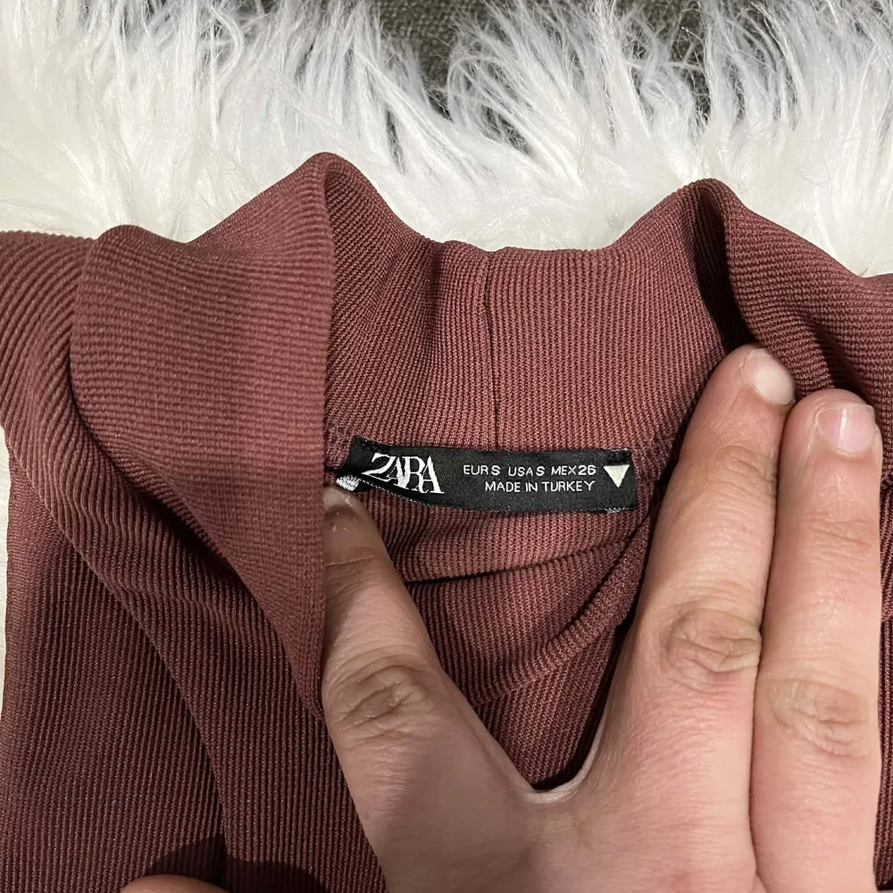 Zara Rust-Brown Ribbed Halter Top - Picture 4 of 6